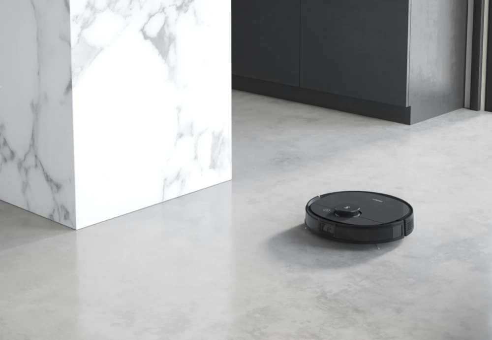 robot vacuum with cleaning station